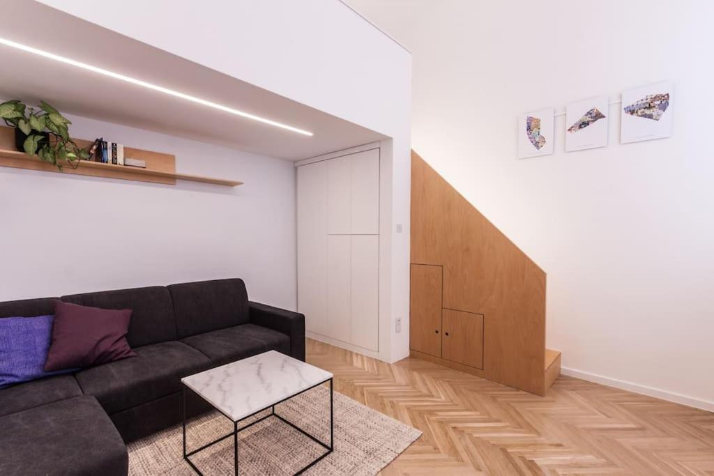 Eszter'S Lovely Downtown Apartment ブダペスト エクステリア 写真